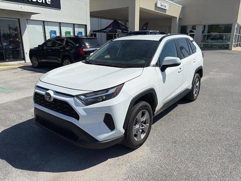 Used 2025 Toyota RAV4 XLE image 3