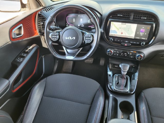 Used 2023 Kia Soul GT-Line FWD image 7