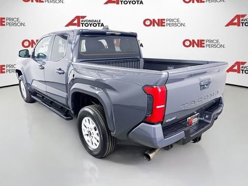 Certified 2025 Toyota Tacoma SR5 AWD/4WD image 5