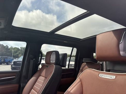 Used 2024 GMC Yukon XL Denali Ultimate image 16