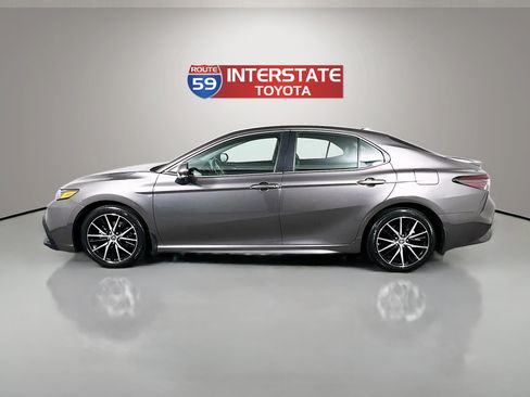 Certified 2023 Toyota Camry SE FWD image 4