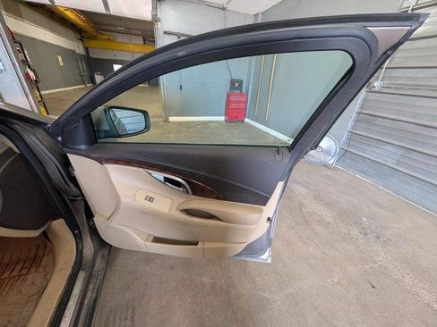 Used 2010 Buick LaCrosse CXL FWD image 30