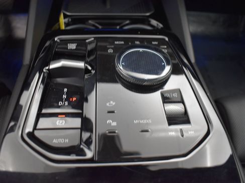 Used 2025 BMW 530i RWD image 10