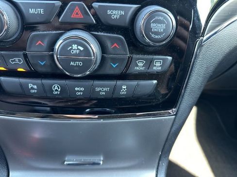 Used 2020 Jeep Grand Cherokee Limited w/ Premium Lighting Group AWD/4WD image 35