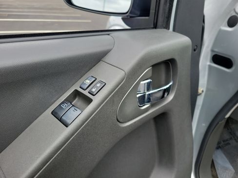 Certified 2017 Nissan Frontier SV w/ SV Value Truck Package image 18