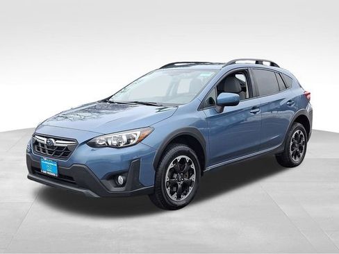 Used 2022 Subaru Crosstrek 2.0i Premium image 3