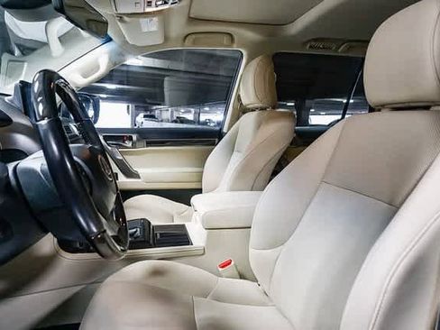 Used 2023 Lexus GX 460 Premium w/ Accessory Package image 18