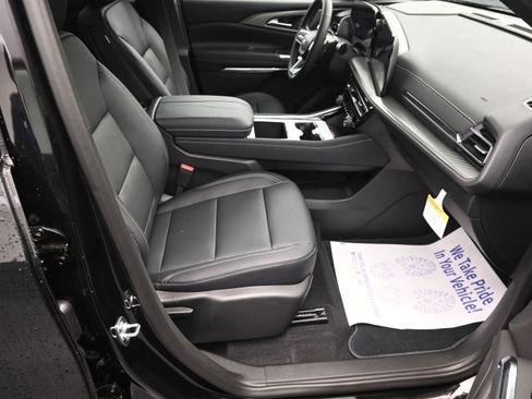 New 2026 Chevrolet Traverse LT w/ Driver Confidence Package AWD/4WD image 28