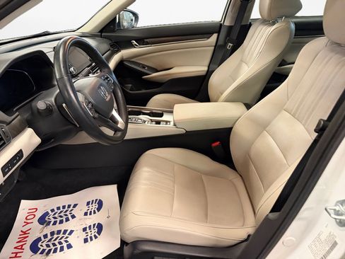 Used 2022 Honda Accord Touring image 11