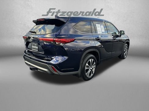 Used 2021 Toyota Highlander XLE image 7