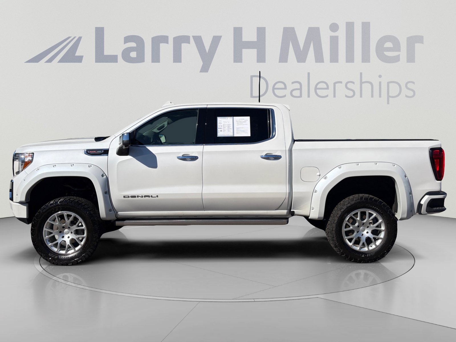 Used 2020 GMC Sierra 1500 Denali w/ Denali Ultimate Package AWD/4WD image 2