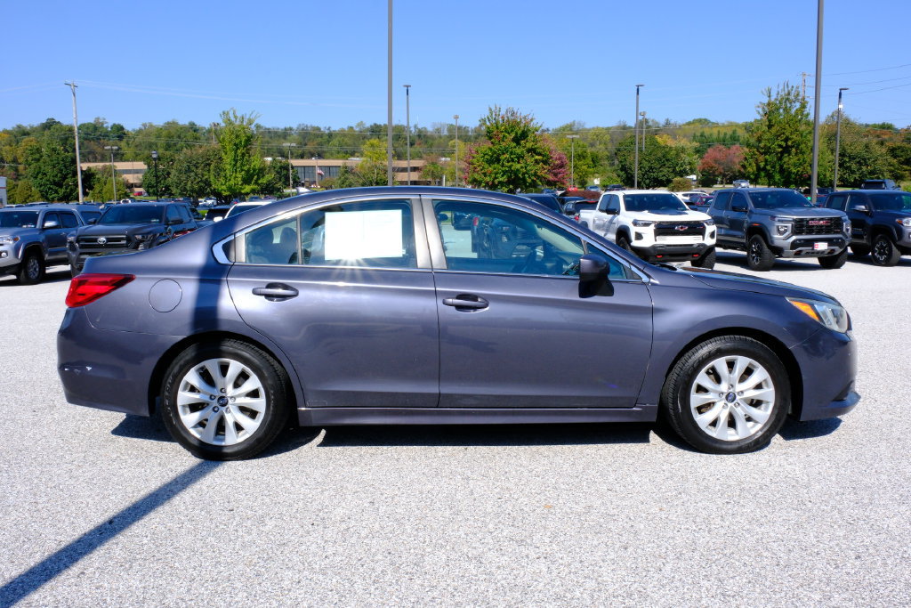 Used 2016 Subaru Legacy 2.5i Premium AWD/4WD image 2