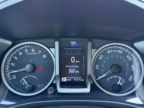 Used 2022 Toyota Tacoma SR5 RWD image 31