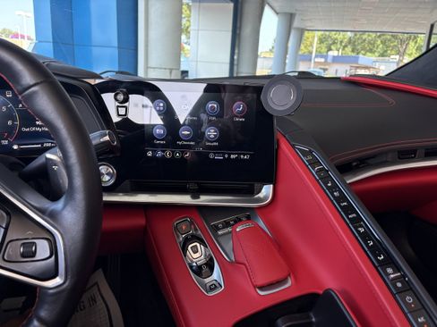 Used 2023 Chevrolet Corvette Stingray Premium Conv w/ Z51 Performance Package RWD image 23