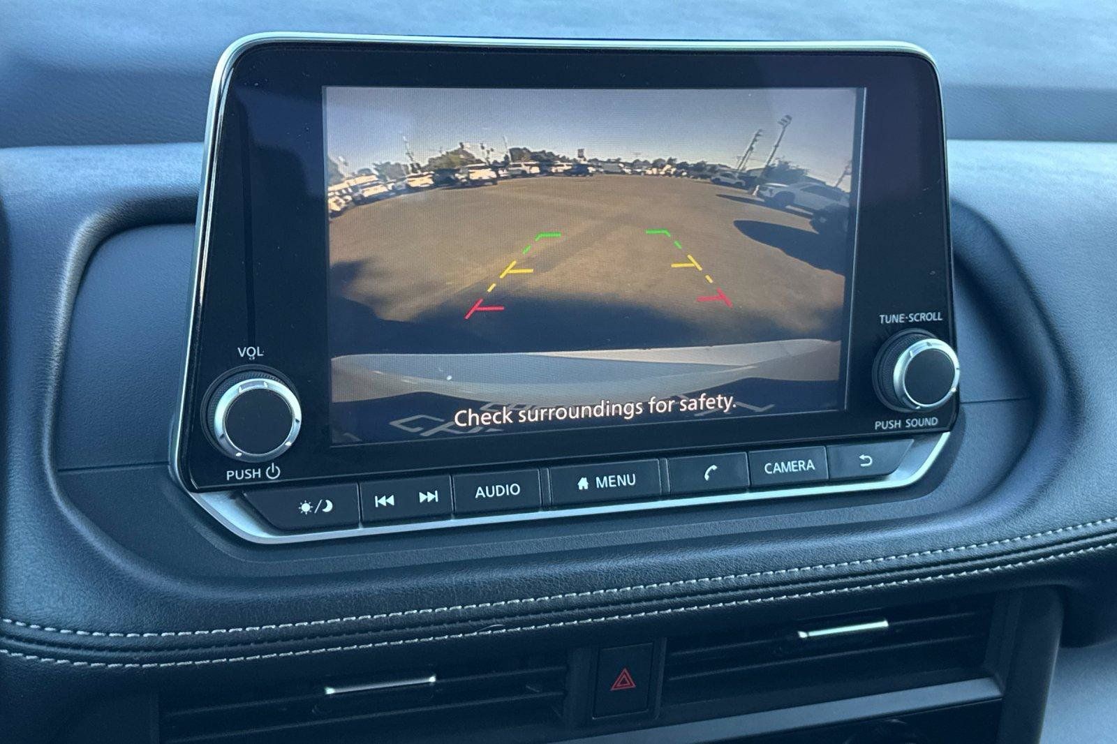Used 2024 Nissan Rogue SV FWD image 22