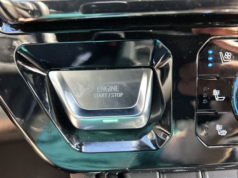 Used 2024 GMC Sierra 2500 AT4 w/ AT4 Premium Plus Package image 30