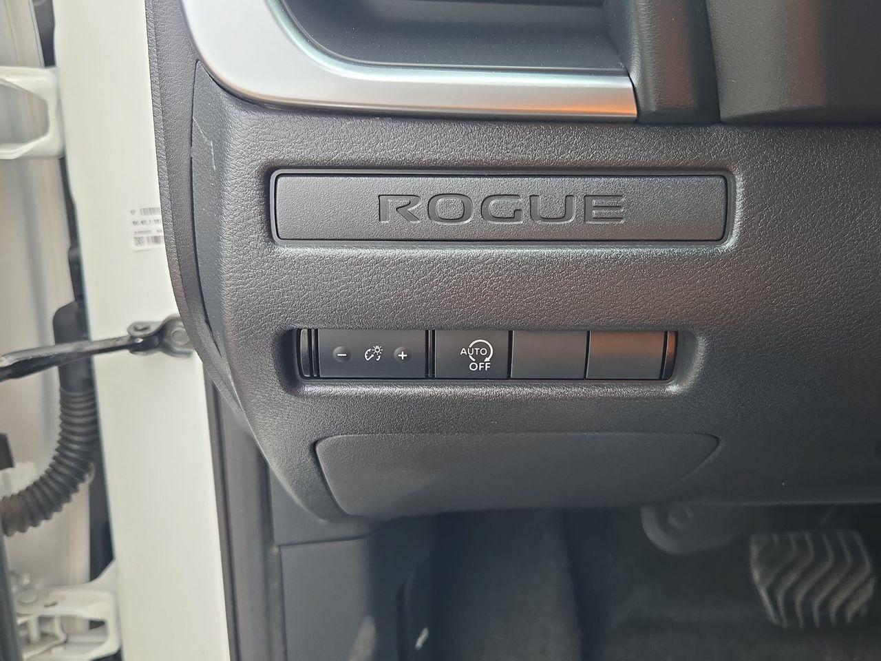 Used 2023 Nissan Rogue S FWD image 18