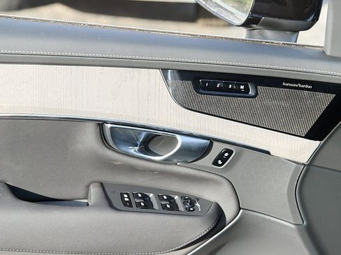 New 2026 Volvo XC90 B6 Ultra w/ Protection Package image 11