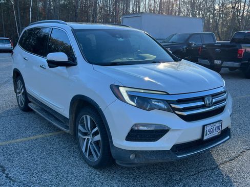 Used 2017 Honda Pilot Touring image 2
