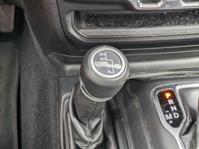 Used 2021 Jeep Wrangler Unlimited Sahara AWD/4WD image 29