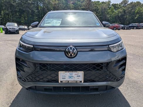 New 2026 Volkswagen Tiguan SE R-Line AWD/4WD image 9