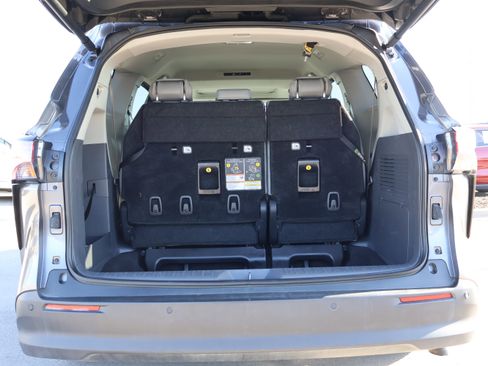 Used 2024 Toyota Sienna XLE image 17