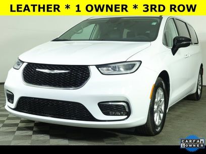 Used 2024 Chrysler Pacifica Touring-L