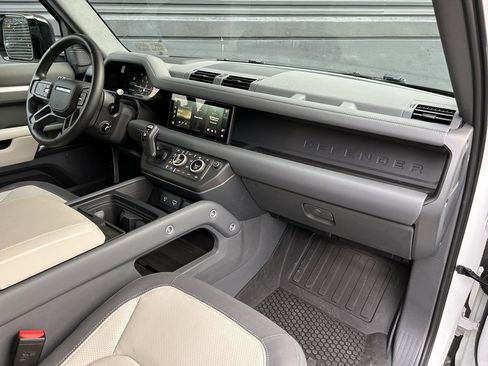 Used 2024 Land Rover Defender 90 X-Dynamic SE image 23