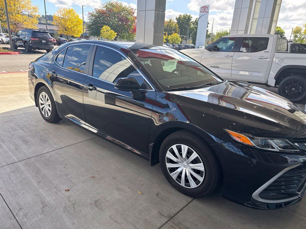 Used 2024 Toyota Camry LE FWD image 3