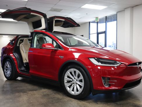 Used 2016 Tesla Model X 90D AWD/4WD image 19