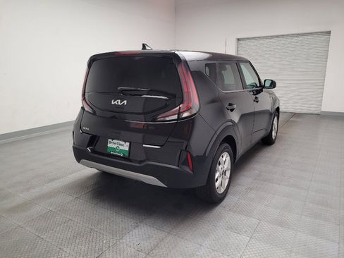 Used 2023 Kia Soul LX w/ LX Technology Package image 7