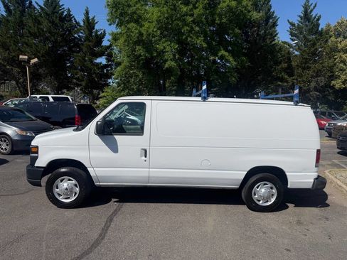 Used 2011 Ford E-150 and Econoline 150 w/ Commercial Cargo Van Pkg RWD image 5