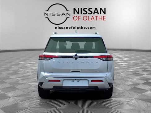 Used 2025 Nissan Pathfinder SL FWD image 28