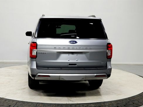 Used 2024 Ford Expedition Max XLT image 6