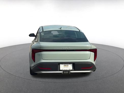 Used 2025 Kia K4 LXS image 12