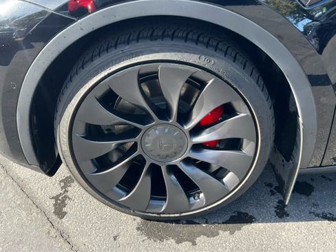 Used 2022 Tesla Model Y Performance AWD/4WD image 13