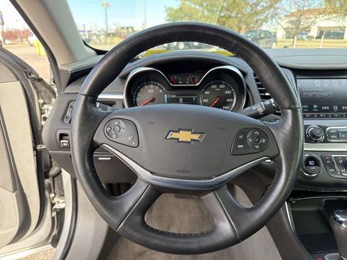 Used 2019 Chevrolet Impala LT w/ LT Convenience Package image 11