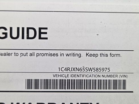 Certified 2025 Jeep Wrangler Willys image 32