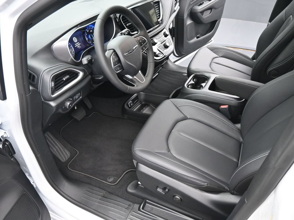 New 2026 Chrysler Pacifica Select FWD image 9