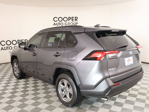 Used 2022 Toyota RAV4 LE image 21