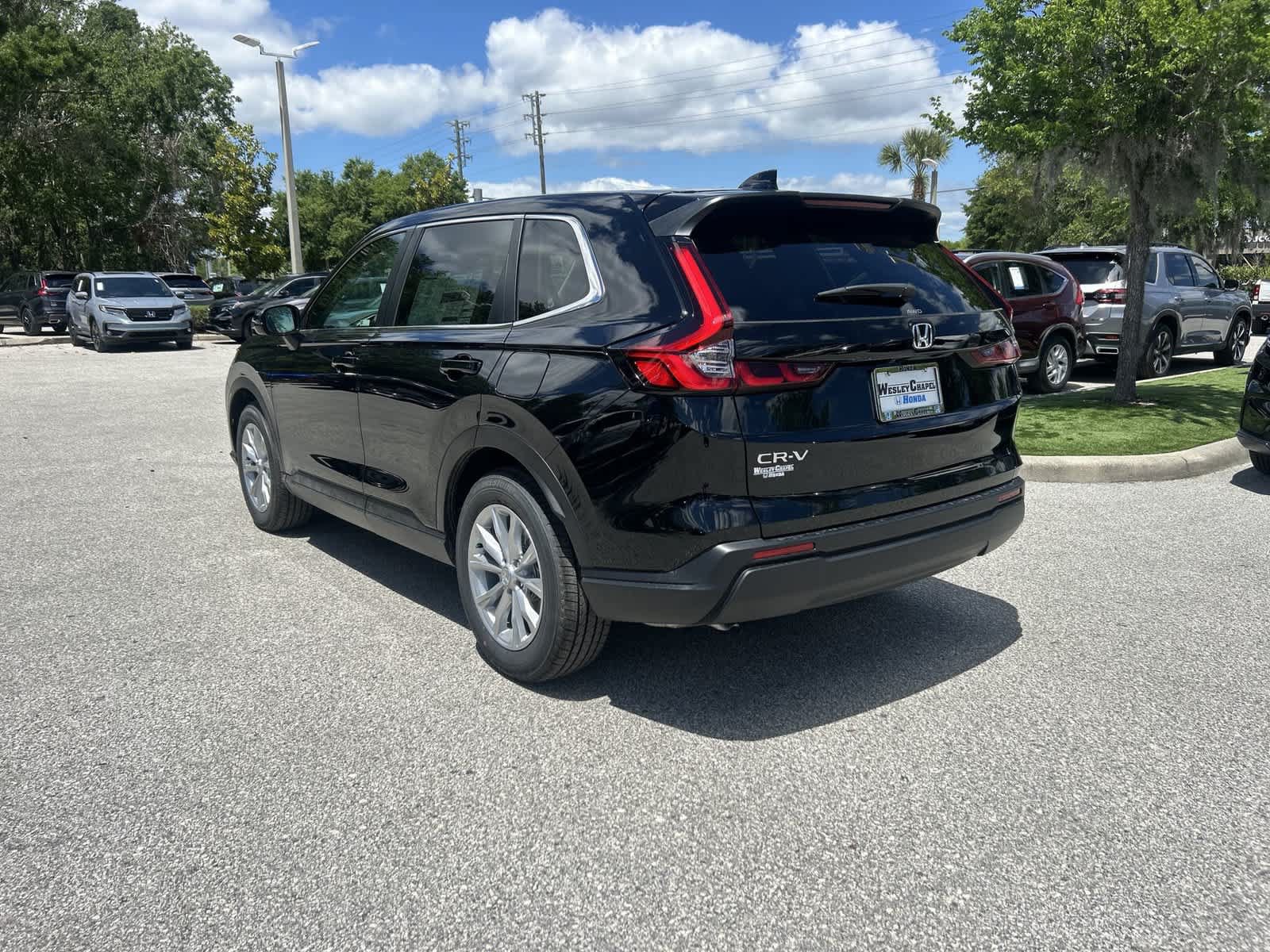 Used 2025 Honda CR-V EX image 4