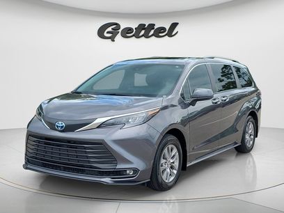 Certified 2025 Toyota Sienna XLE