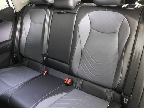 Used 2026 Volkswagen Tiguan SE w/ Panoramic Sunroof Package AWD/4WD image 36