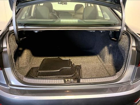 Used 2019 Volkswagen Jetta SE FWD image 35