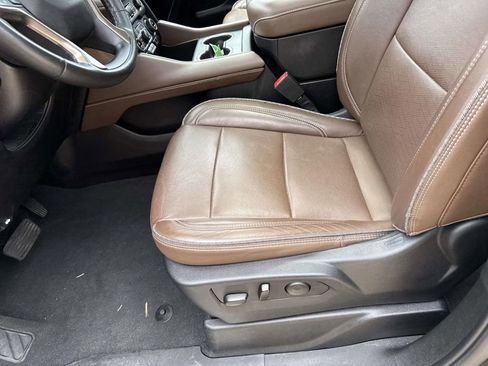 Used 2023 Chevrolet Suburban High Country w/ Premium Package AWD/4WD image 29