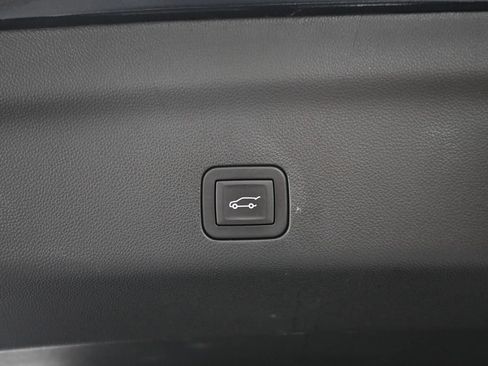 Used 2024 Chevrolet Tahoe High Country AWD/4WD image 12