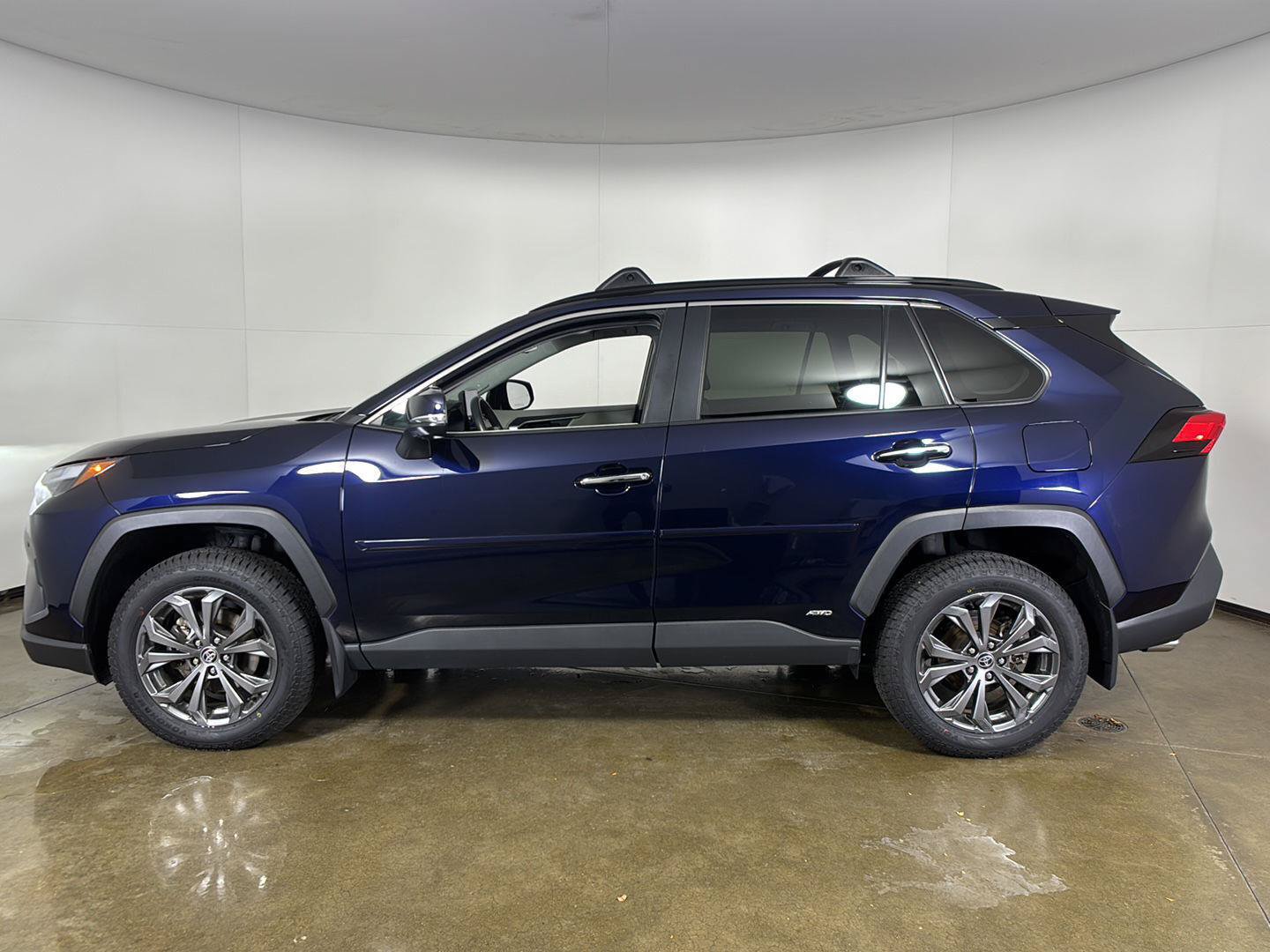 Used 2023 Toyota RAV4 Limited AWD/4WD image 25