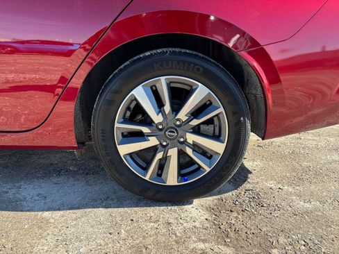 Used 2025 Nissan Versa SV image 28