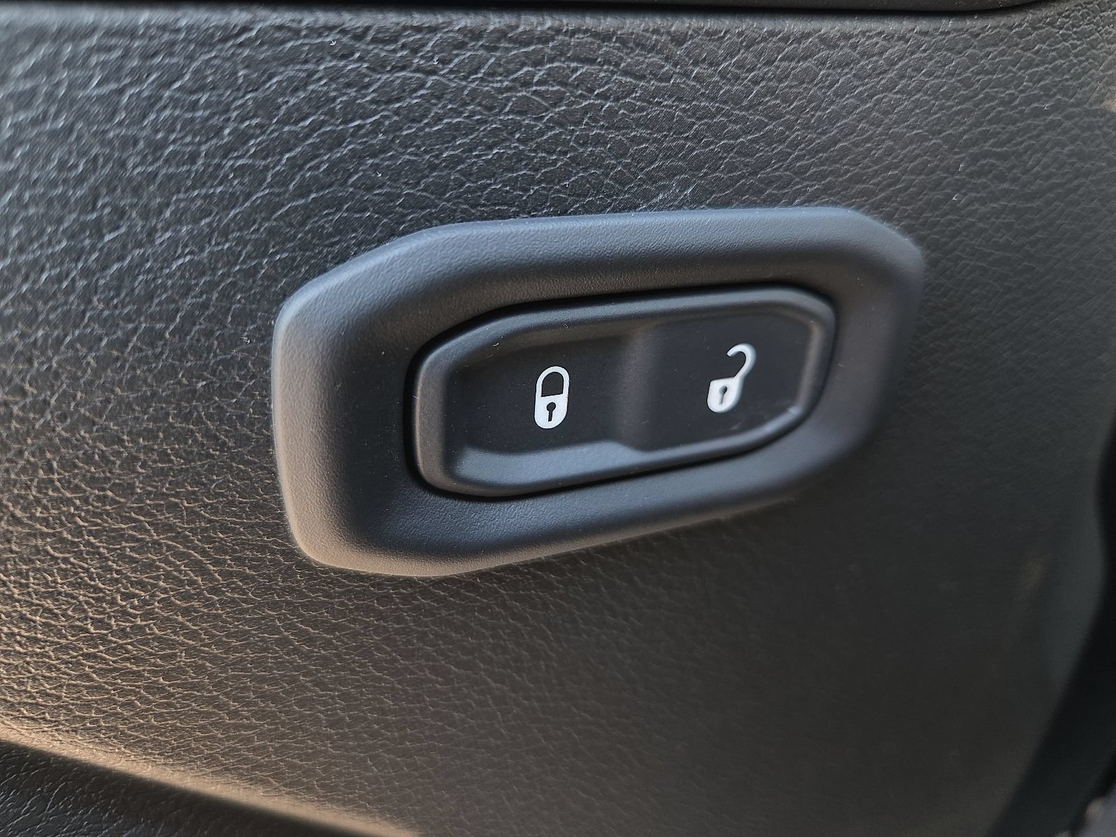 Used 2022 Jeep Wrangler Unlimited Sport AWD/4WD image 14