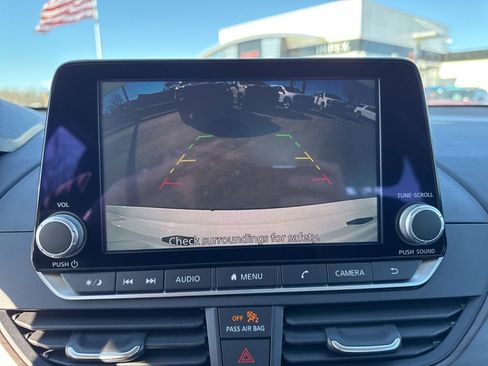 Used 2025 Nissan Altima 2.5 SV FWD image 20